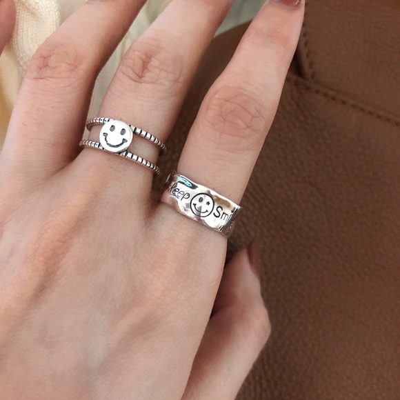 Smiley face ring. Happy face ring, smile face ring. Sterling silver ring - Picture 3 of 7